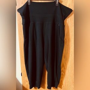 LIVI Active High Waisted Capri Joggers 18/20 (NWOT)